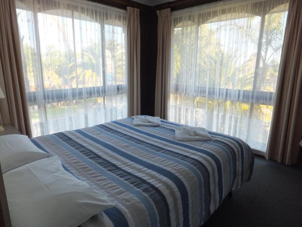 Paradise Holiday Apartments Lake Bunga ภายนอก รูปภาพ